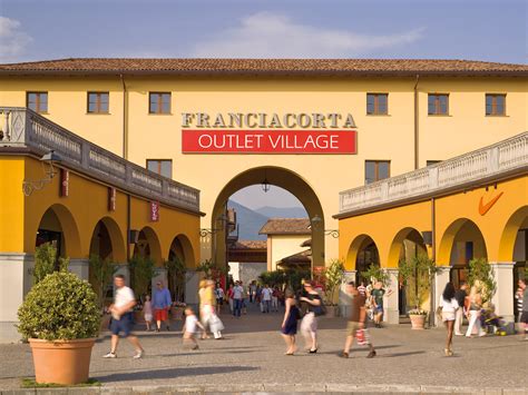 outlet village franciacorta italy